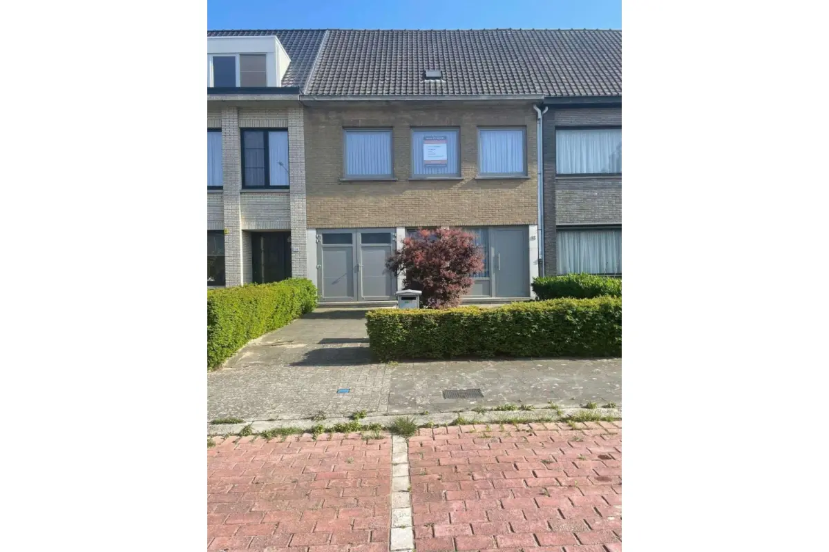 Huis te  koop in Sint-Niklaas 9100 360000.00€ 4 slaapkamers m² - Zoekertje 778495