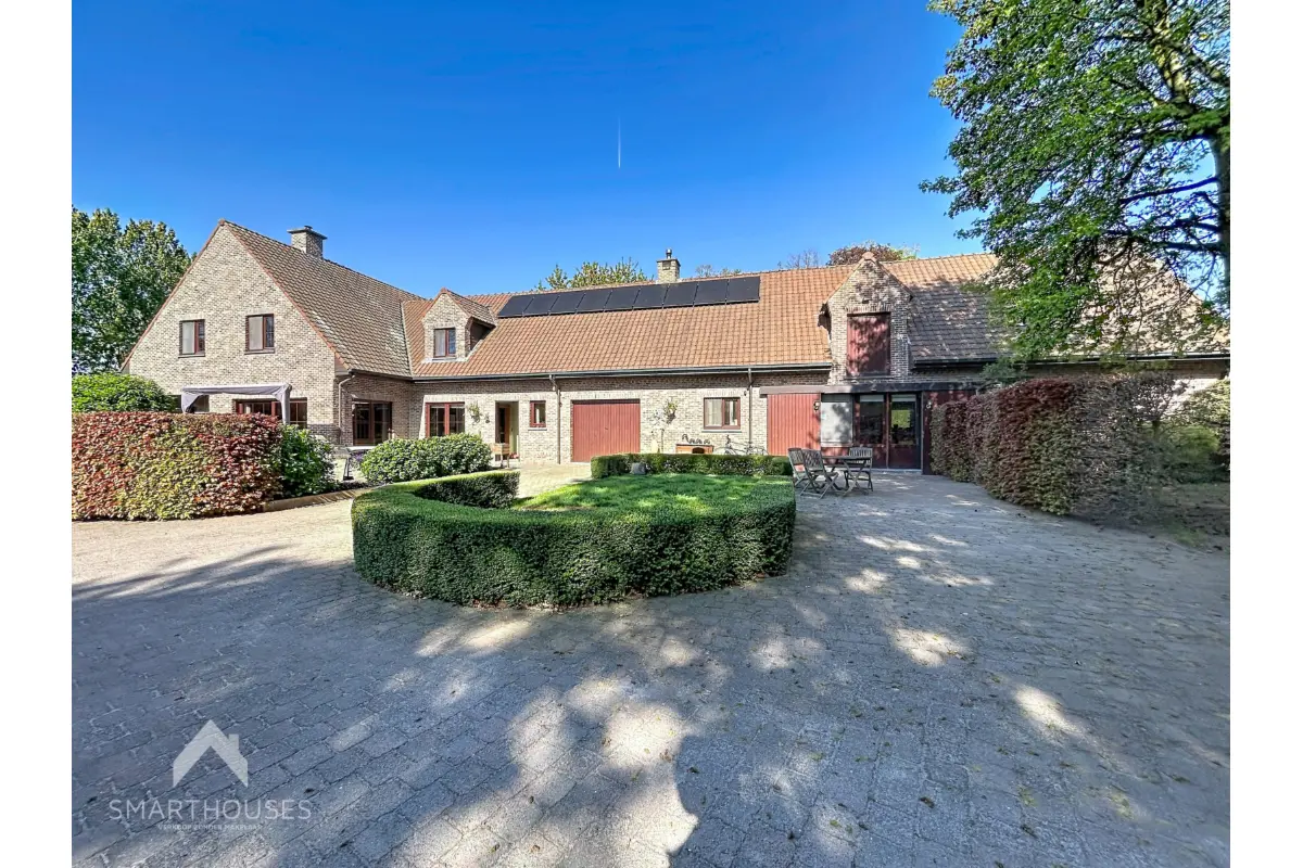 Huis te  koop in Sint-Niklaas 9100 995000.00€ 6 slaapkamers 400.00m² - Zoekertje 779041