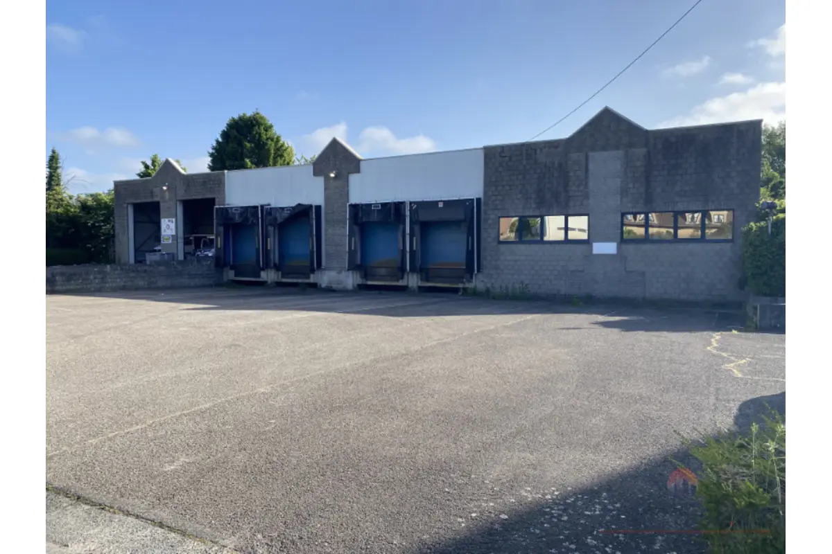 Handelszaak te  koop in Denderleeuw 9470 1850000.00€  slaapkamers 1500.00m² - Zoekertje 779515