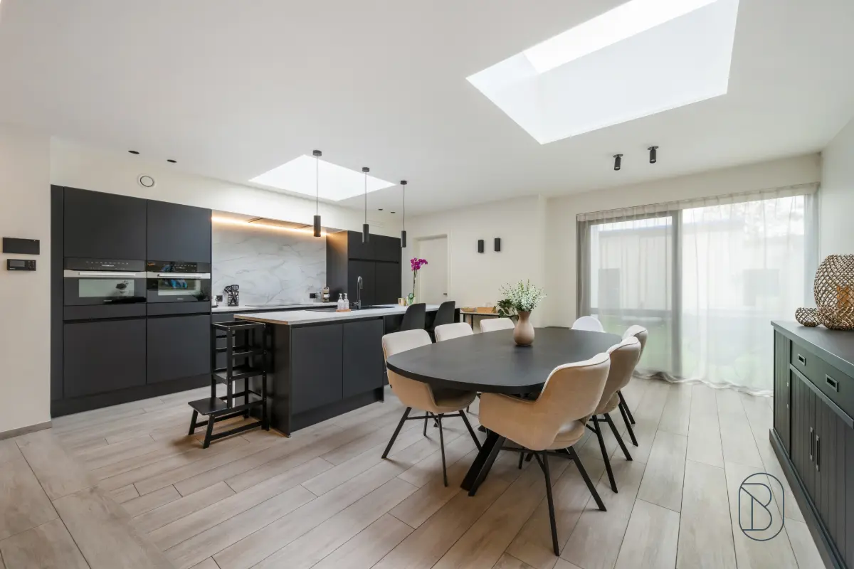 Huis te  koop in Berchem 9690 350000.00€ 2 slaapkamers 222.00m² - Zoekertje 779361