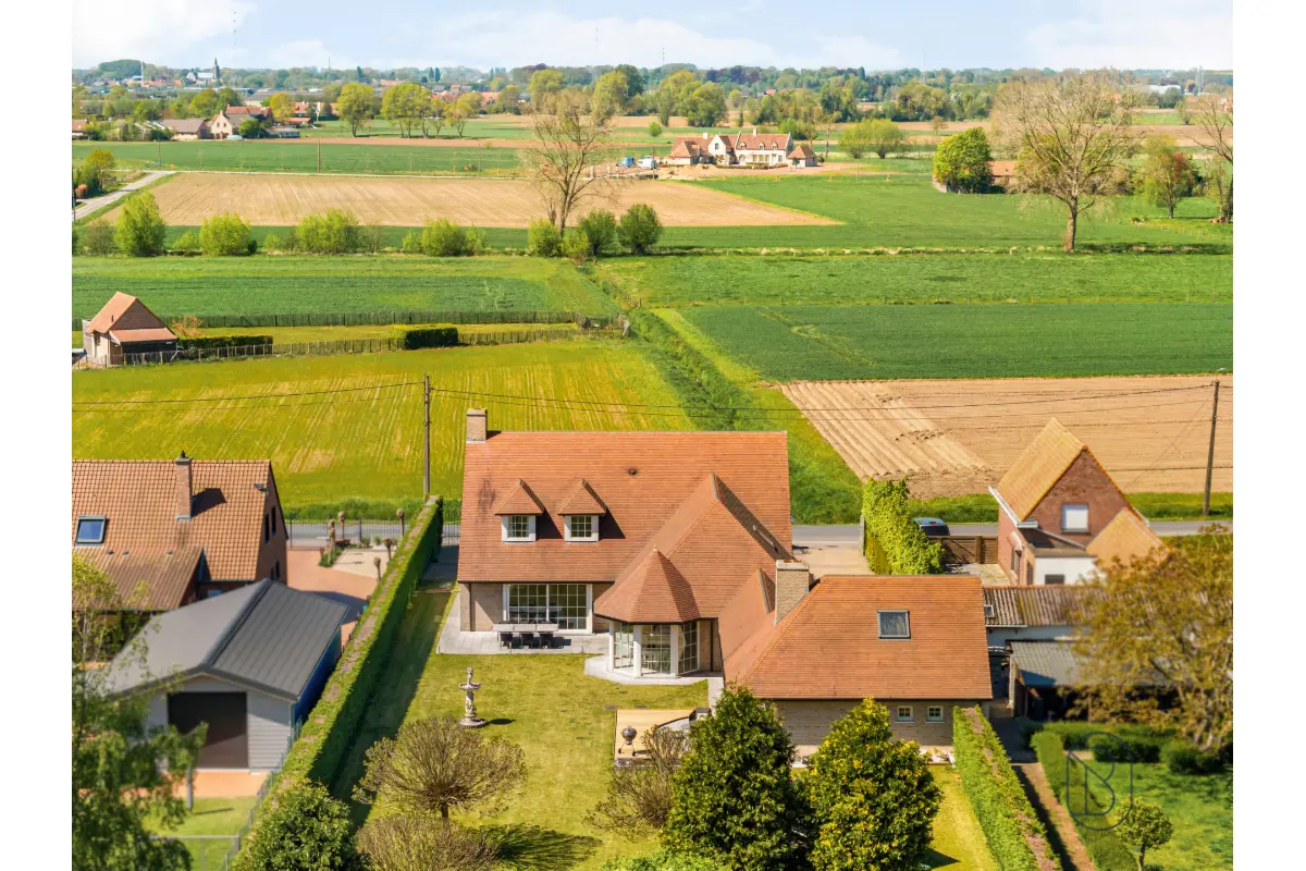 Villa te  koop in Kruishoutem 9770 895000.00€ 6 slaapkamers 450.00m² - Zoekertje 779100