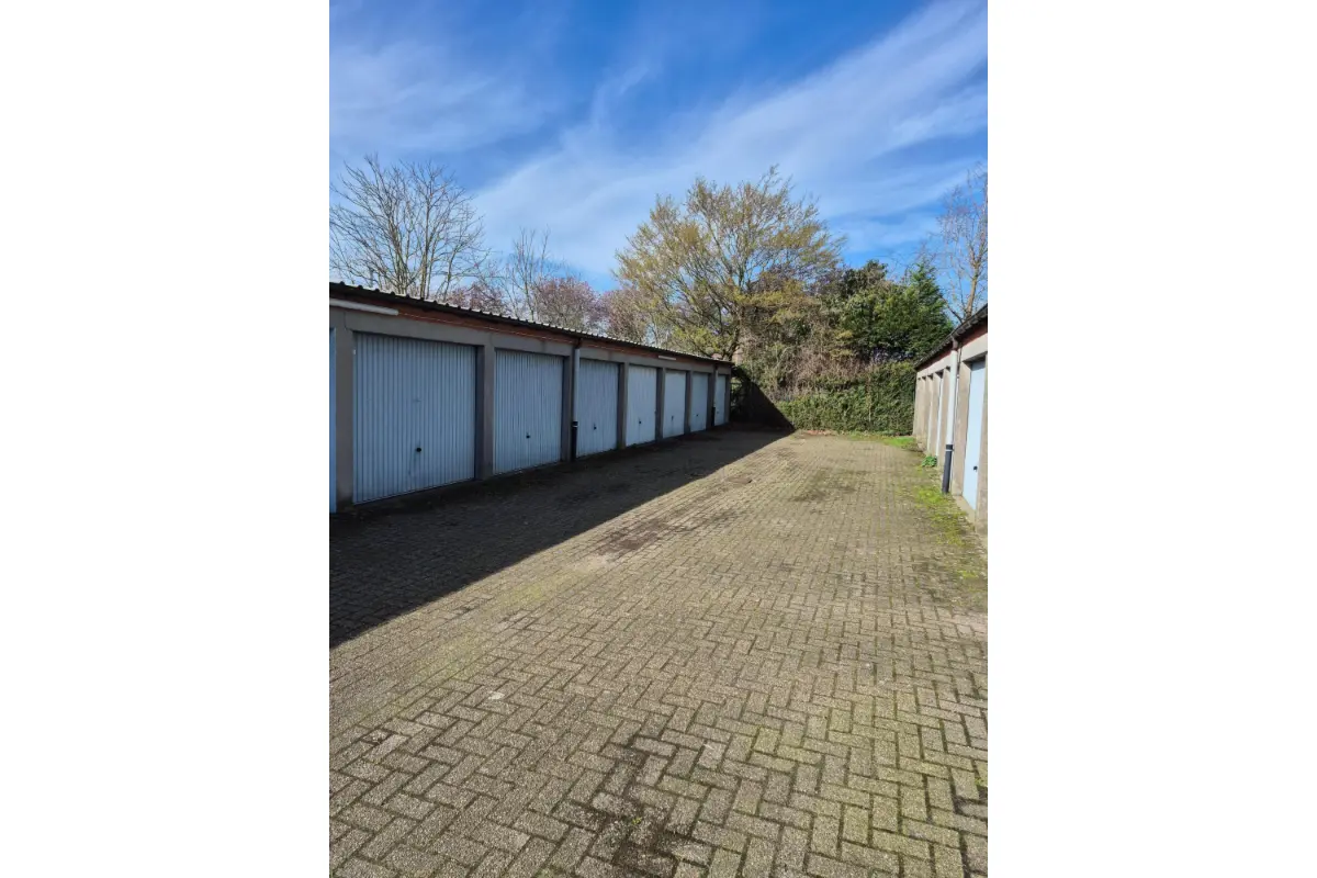 Box te  koop in Sint-Niklaas 9100 25000.00€  slaapkamers m² - Zoekertje 779460