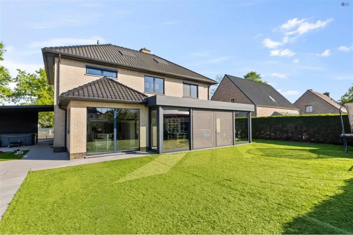 Huis te  koop in Stekene 9190 635000.00€ 4 slaapkamers 259.00m² - Zoekertje 782182