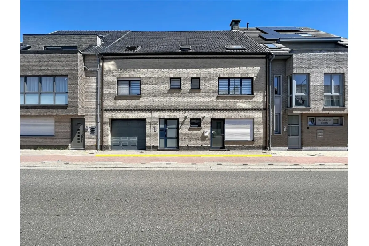 Mixgebouw te  koop in Sint-Gillis-Waas 9170 575000.00€ 6 slaapkamers 337.00m² - Zoekertje 783260
