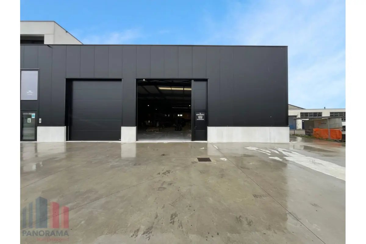 Handelszaak te  huur in Sint-Niklaas 9100 6500.00€  slaapkamers 1230.00m² - Zoekertje 783168