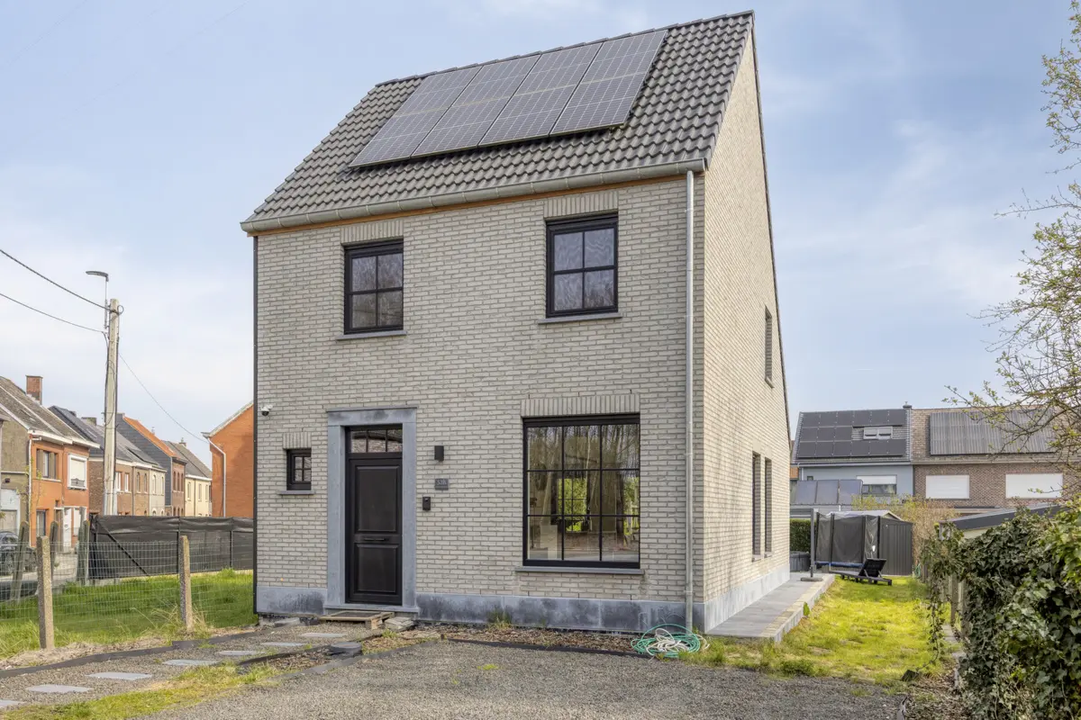 Huis te  koop in Erembodegem 9320 479000.00€ 2 slaapkamers 130.00m² - Zoekertje 783505