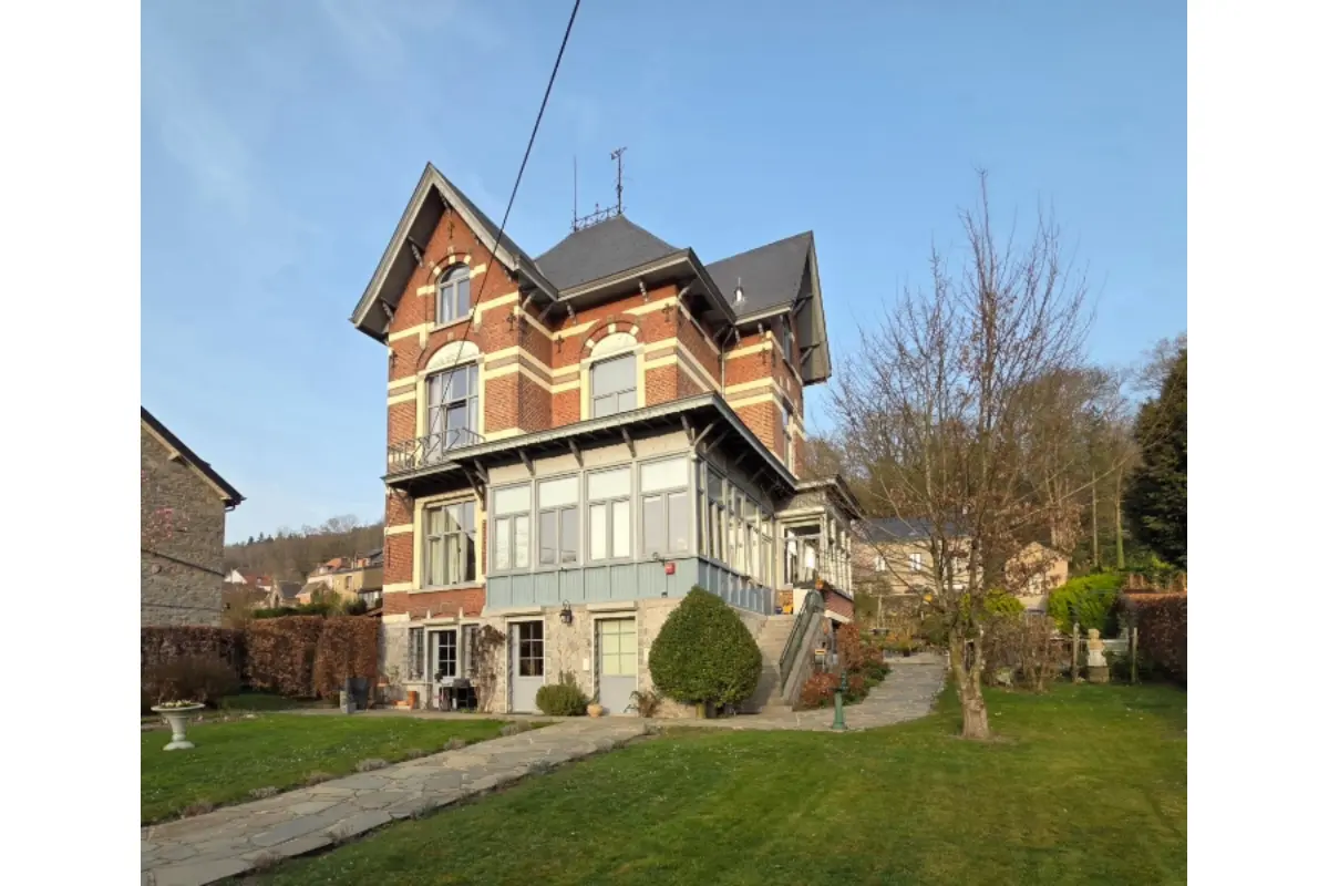 Huis te  in Yvoir 5530 520000.00€ 5 slaapkamers 240.00m² - Zoekertje 784341