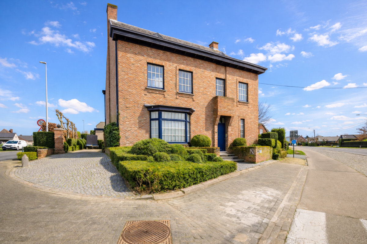 Huis te  koop in Merelbeke 9820 460000.00€ 3 slaapkamers 249.00m² - Zoekertje 783875
