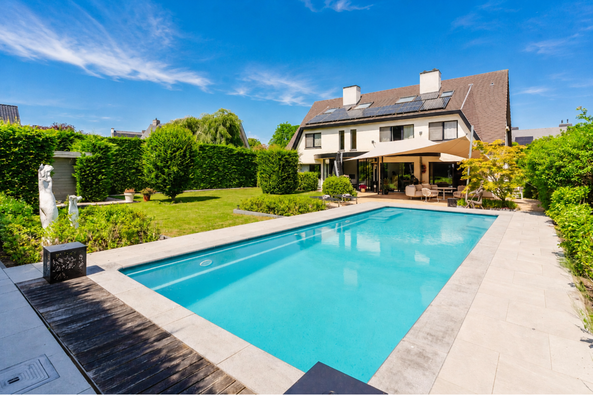 Villa te  koop in Melle 9090 1045000.00€ 4 slaapkamers 330.00m² - Zoekertje 783873
