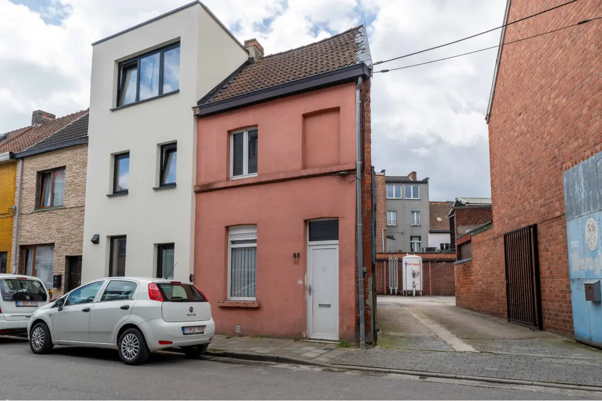 Huis te  koop in Sint-Amandsberg 9040 167000.00€ 1 slaapkamers 58.00m² - Zoekertje 784645