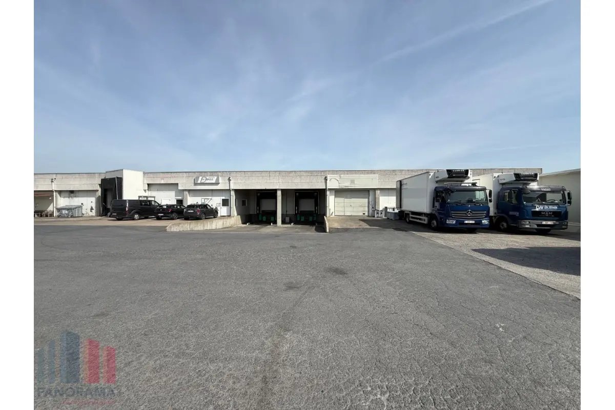 Handelszaak te  huur in Aalter 9880 5000.00€  slaapkamers 1800.00m² - Zoekertje 785367