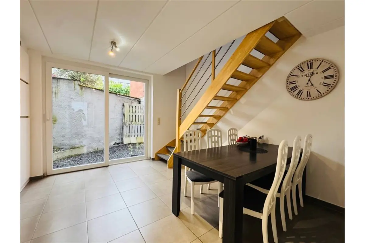 Huis te  huur in Sint-Niklaas 9100 925.00€ 2 slaapkamers 100.50m² - Zoekertje 784608