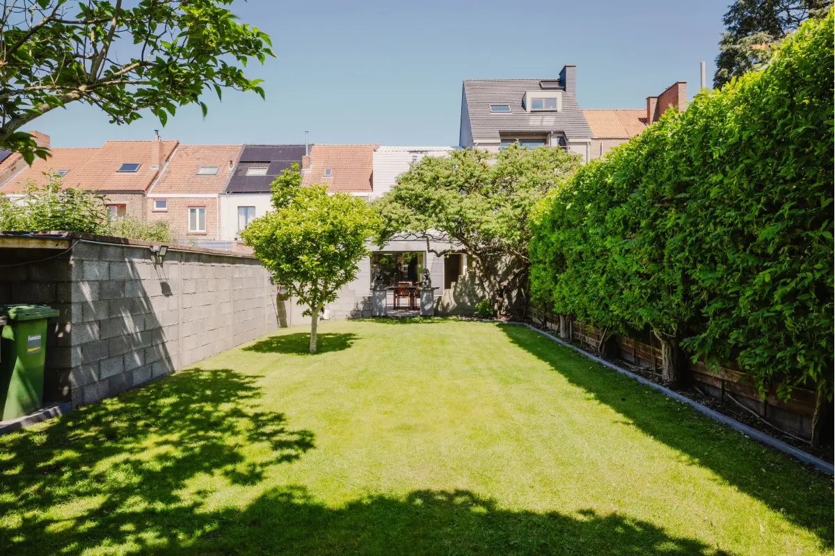 Huis te  koop in Sint-Amandsberg 9040 475000.00€ 3 slaapkamers 246.00m² - Zoekertje 785685