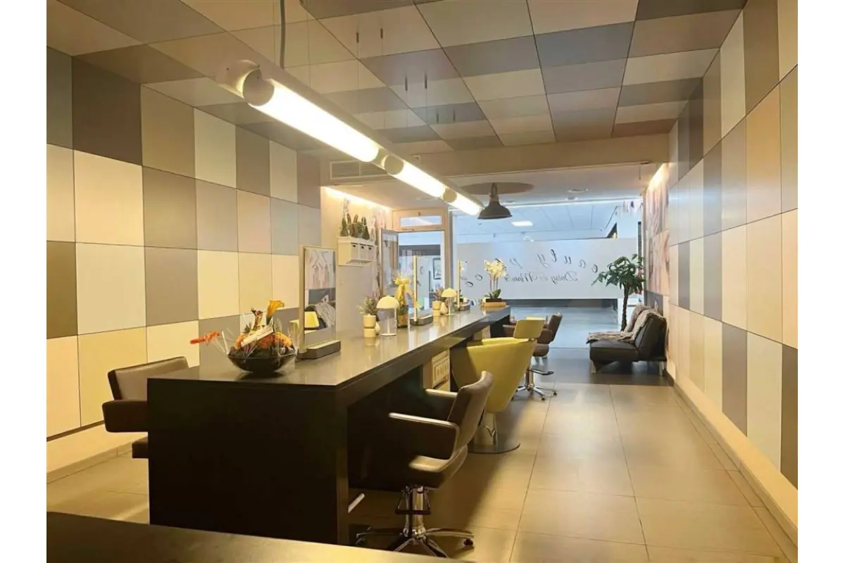 Handelszaak te  huur in Beveren-Waas 9120 850.00€  slaapkamers 93.00m² - Zoekertje 785933