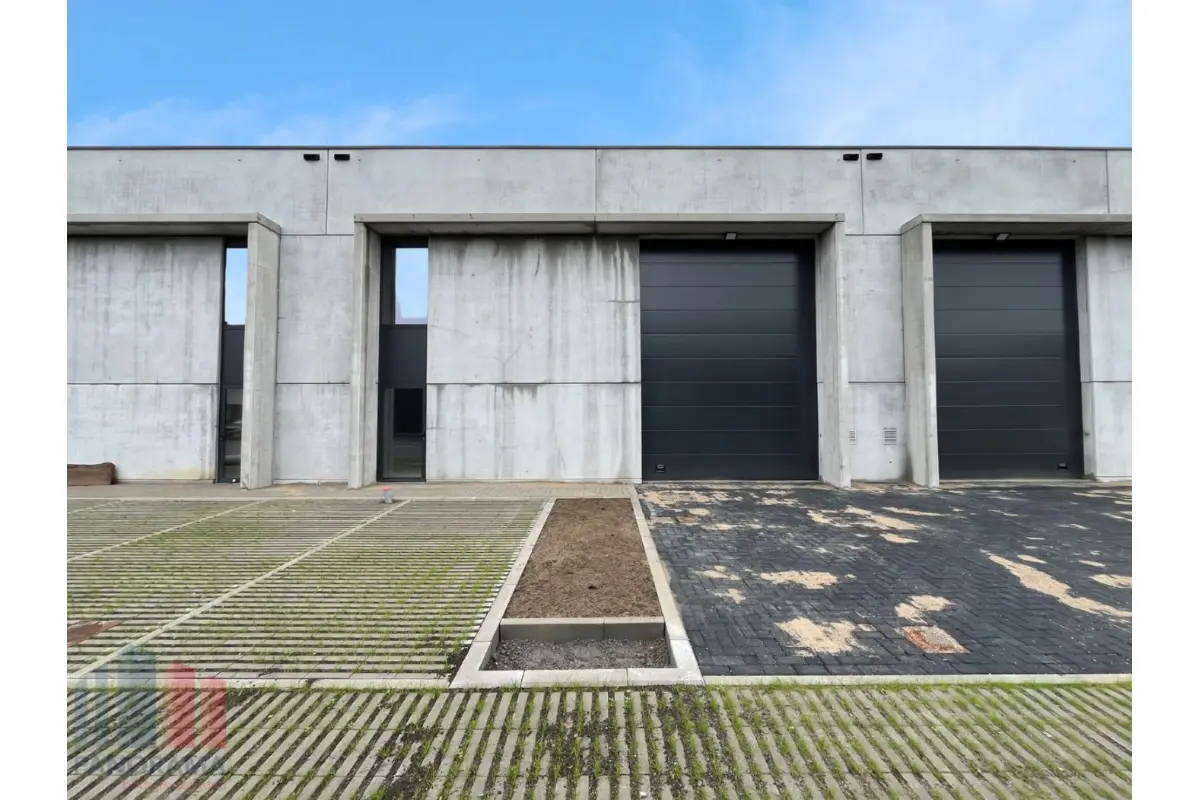 Handelszaak te  huur in Aalst 9300 1600.00€  slaapkamers 222.00m² - Zoekertje 787672