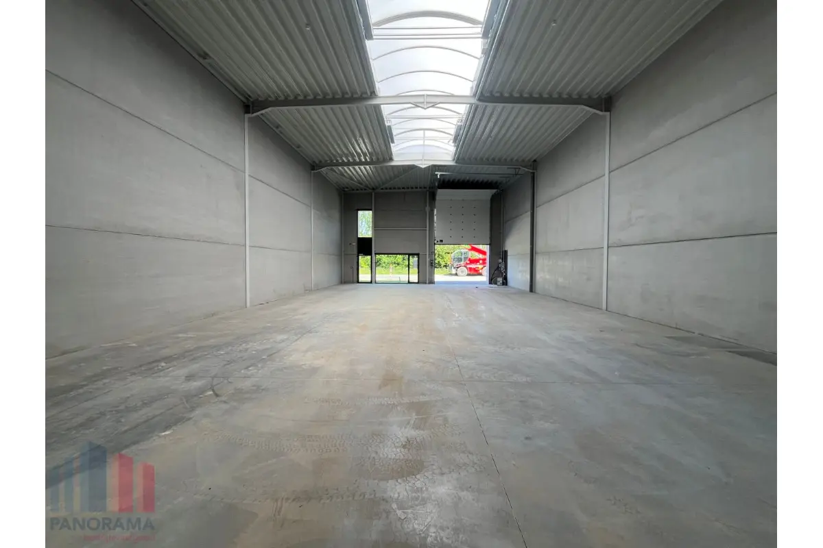 Handelszaak te  huur in Denderleeuw 9470 2000.00€  slaapkamers 300.00m² - Zoekertje 787666
