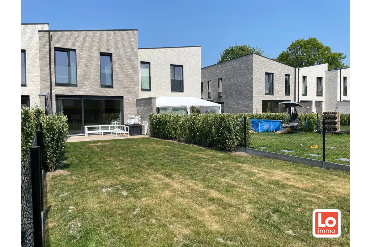 Huis te  huur in Beervelde 9080 1120.00€ 3 slaapkamers m² - Zoekertje 787640