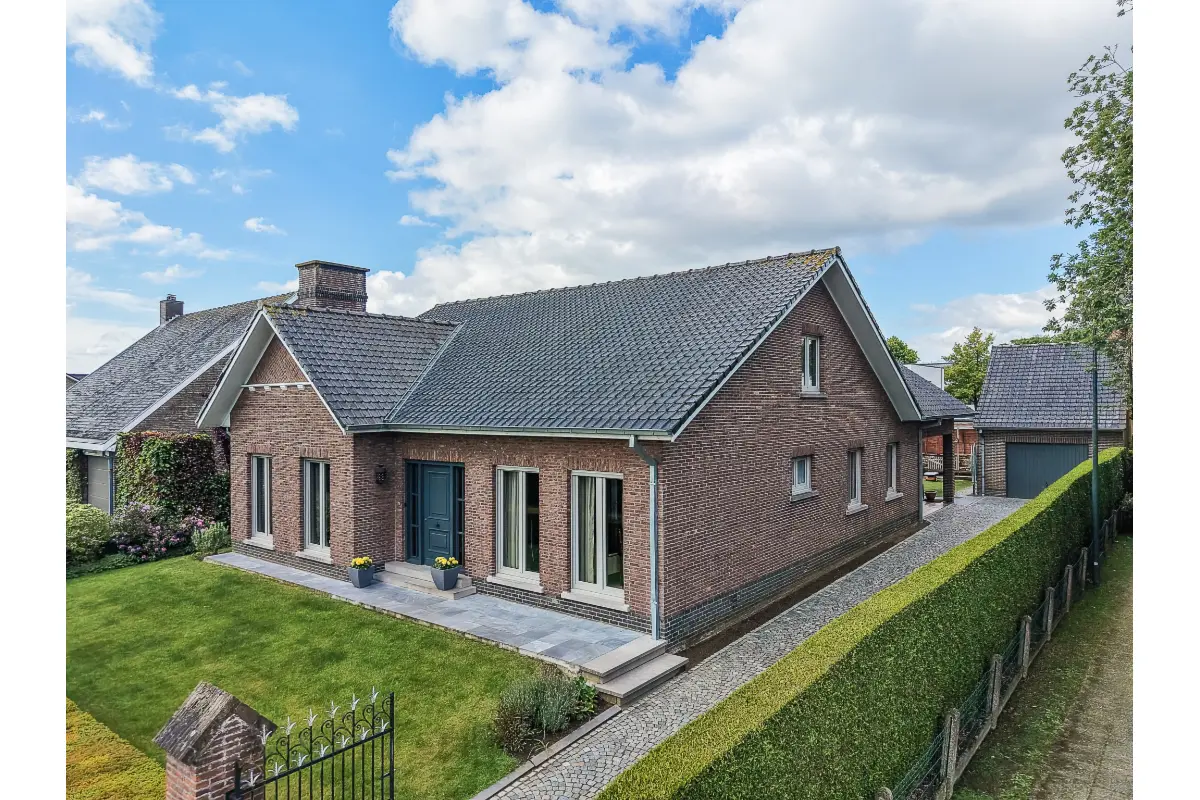 Huis te  koop in Aalter 9880 595000.00€ 3 slaapkamers 343.00m² - Zoekertje 786936
