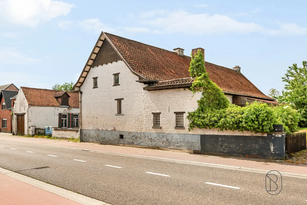 Bungalow te  koop in Parike 9661 298000.00€ 5 slaapkamers 400.00m² - Zoekertje 788624
