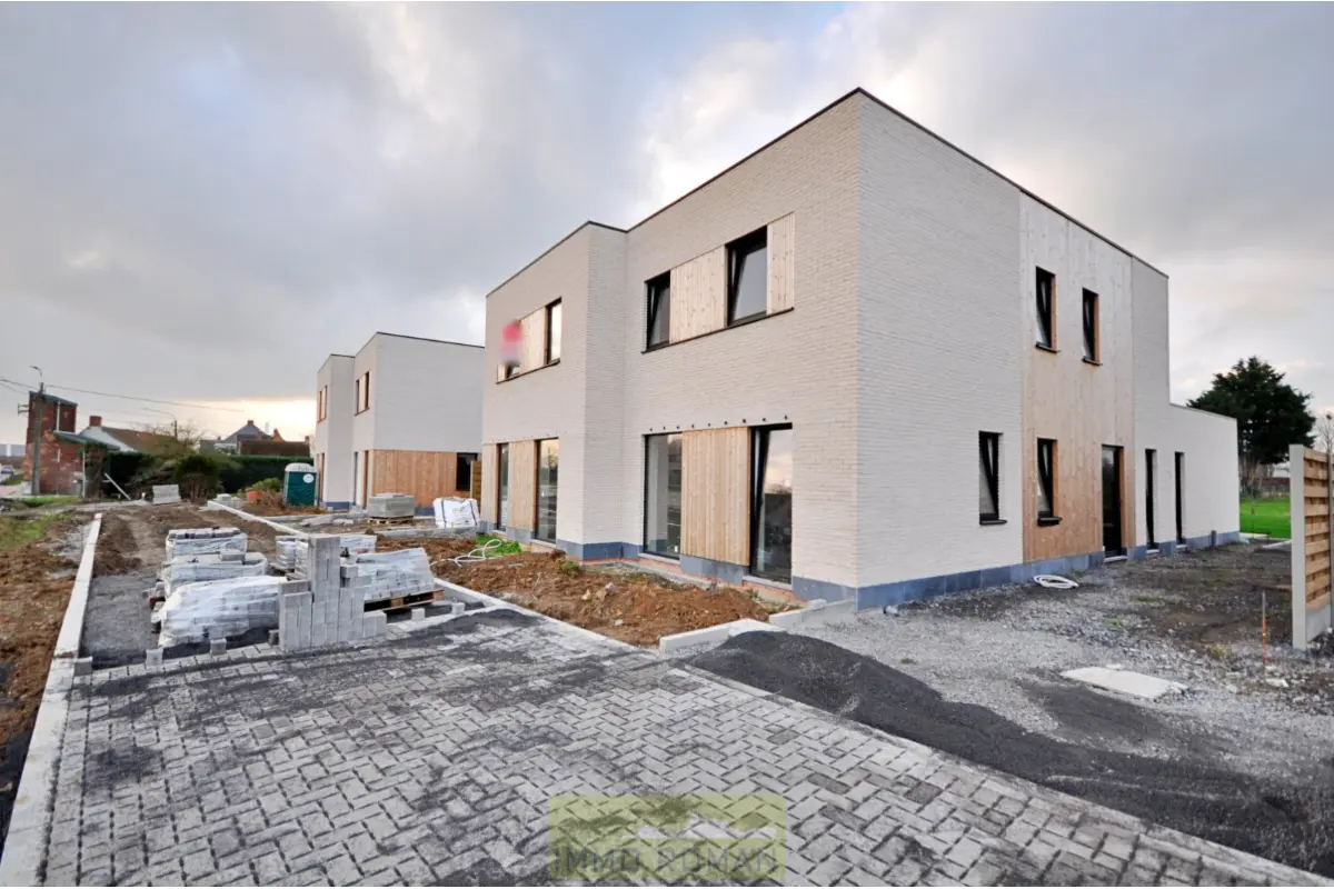 Appartementsgebouw te  in Avelgem 8580 415000.00€ 3 slaapkamers 180.00m² - Zoekertje 788871