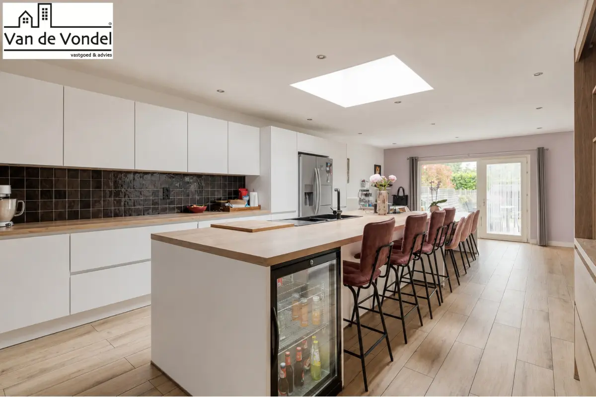 Huis te  koop in Welle 9473 369000.00€ 5 slaapkamers 253.00m² - Zoekertje 788758