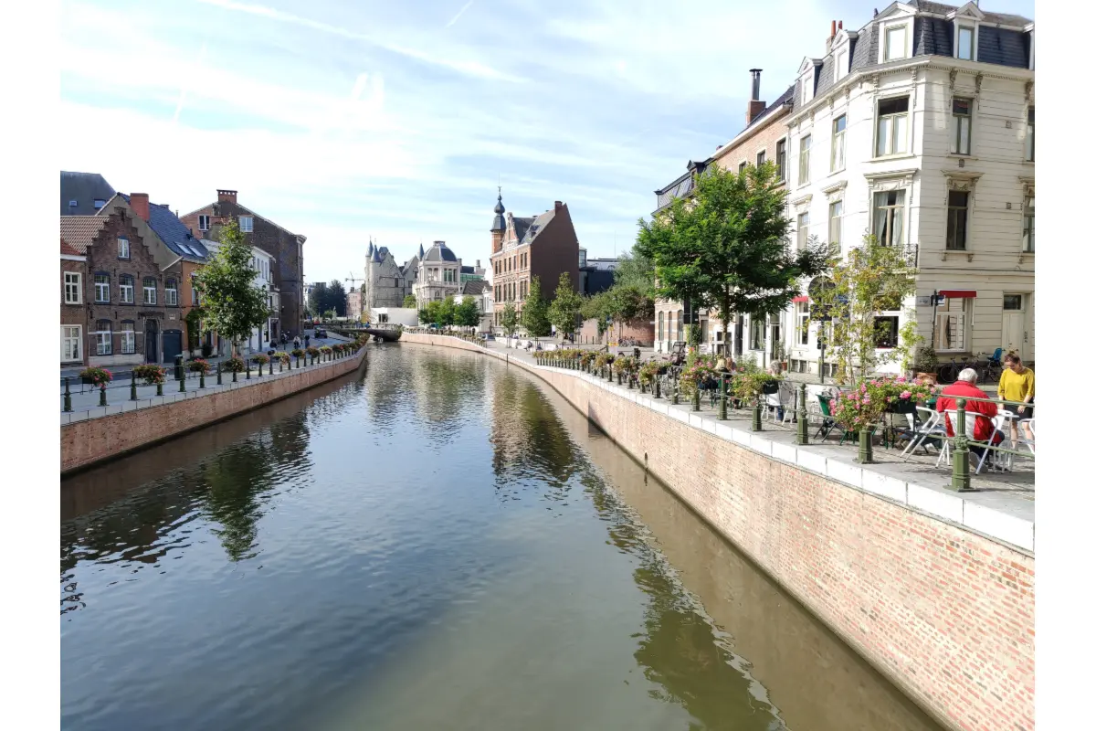Appartement te  huur in Gent 9000 1050.00€ 2 slaapkamers 110.00m² - Zoekertje 788961