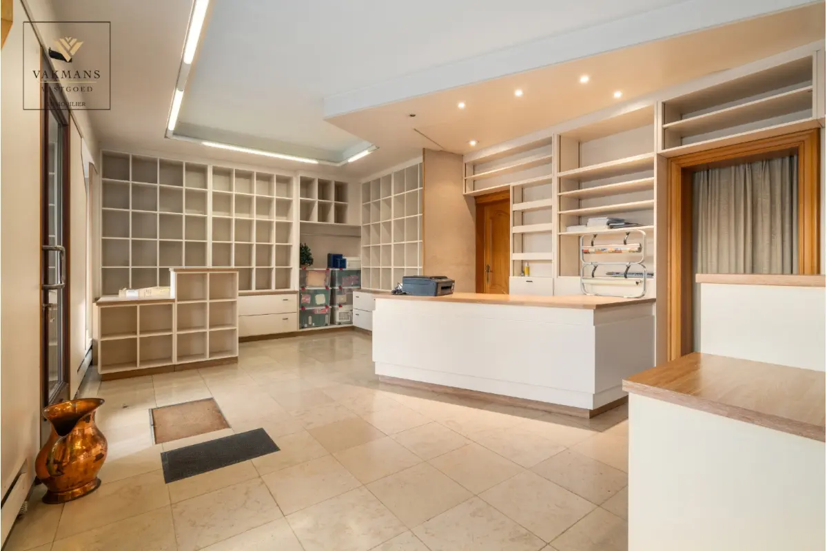 Handelszaak te  koop in Ronse 9600 269900.00€ 5 slaapkamers 292.00m² - Zoekertje 788921