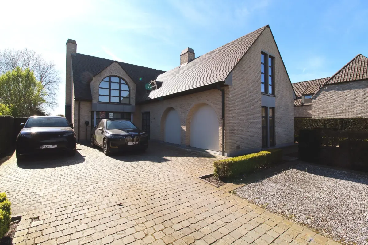 Villa te  huur in Wichelen 9260 1750.00€ 3 slaapkamers 320.00m² - Zoekertje 788738
