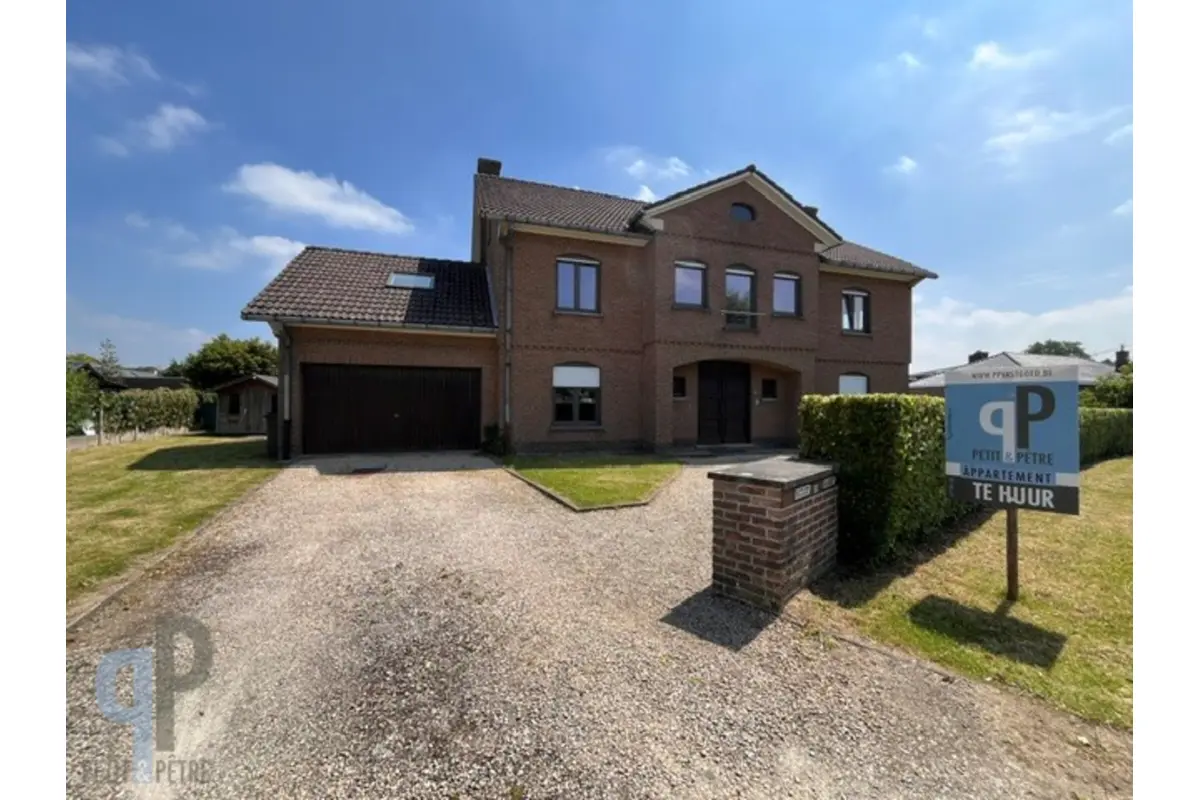 Appartement te  in Zottegem 9620 895.00€ 3 slaapkamers 144.00m² - Zoekertje 789870