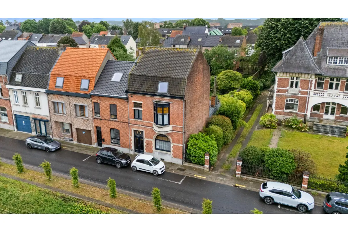 Herenhuis te  koop in Wetteren 9230 462000.00€ 4 slaapkamers 362.00m² - Zoekertje 789197