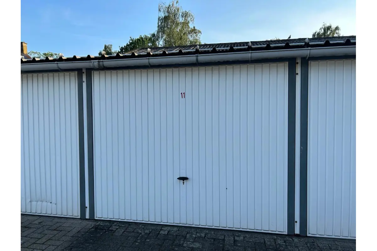 Parking & garage te  huur in Aalst 9300 105.00€  slaapkamers m² - Zoekertje 790106