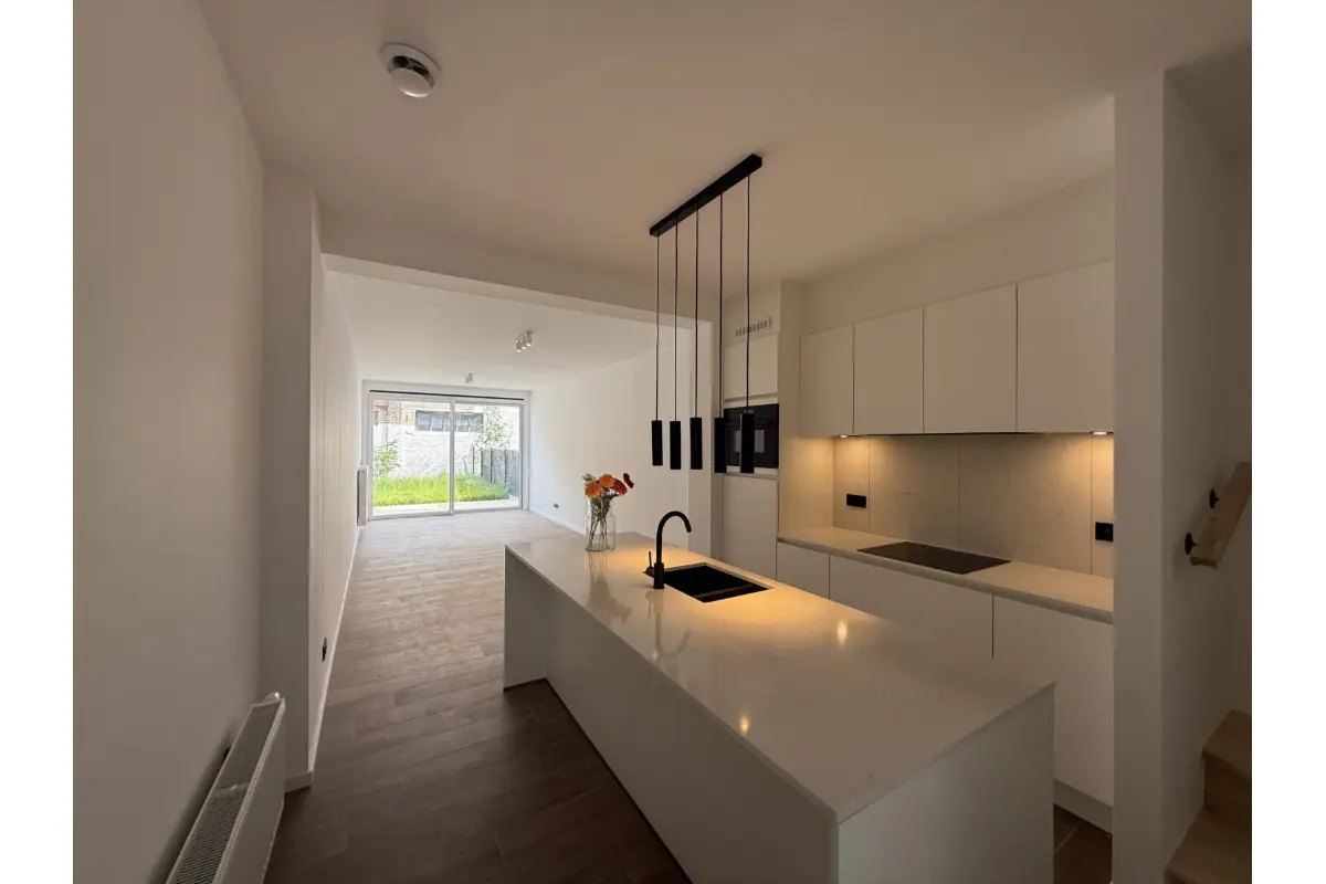 Huis te  huur in Zottegem 9620 1100.00€ 3 slaapkamers 103.00m² - Zoekertje 790066