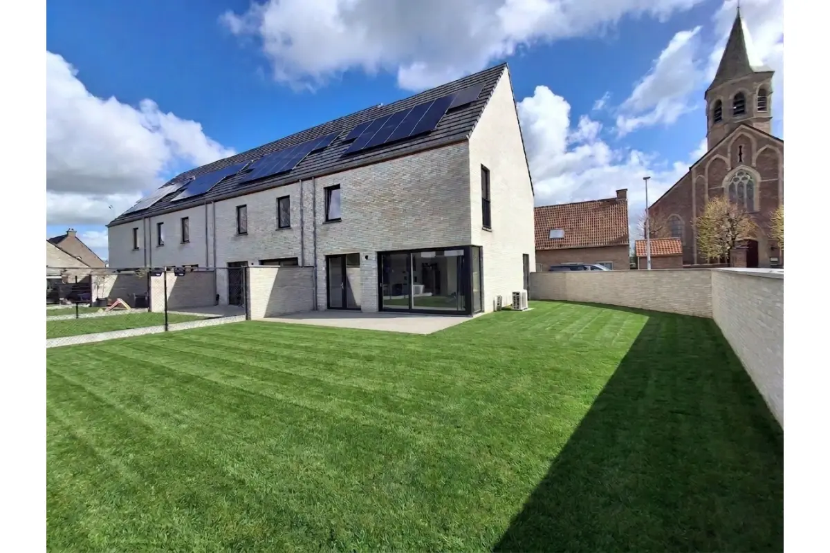 Huis te  huur in Hansbeke 9850 1250.00€ 3 slaapkamers 150.00m² - Zoekertje 790485