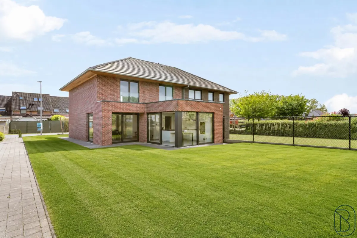 Huis te  koop in Olsene 9870 473000.00€ 3 slaapkamers 160.00m² - Zoekertje 790169