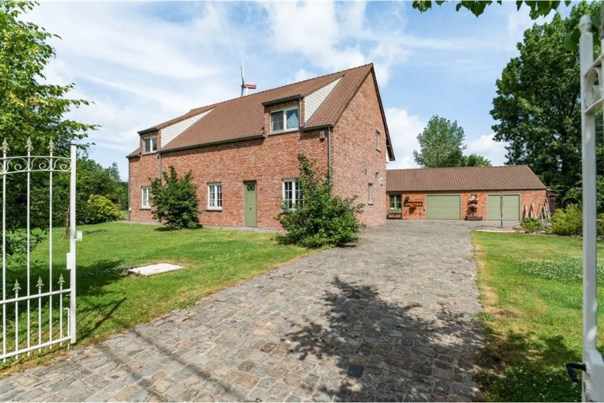 Huis te  koop in Bazel 9150 749000.00€ 3 slaapkamers 221.00m² - Zoekertje 791547