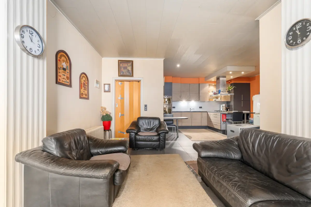 Handelszaak te  koop in Zele 9240 325000.00€ 1 slaapkamers 240.00m² - Zoekertje 792110
