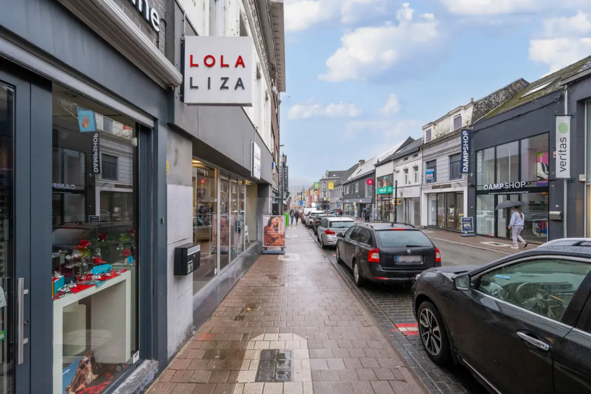 Handelszaak te  koop in Geraardsbergen 9500 680000.00€  slaapkamers 300.00m² - Zoekertje 791967