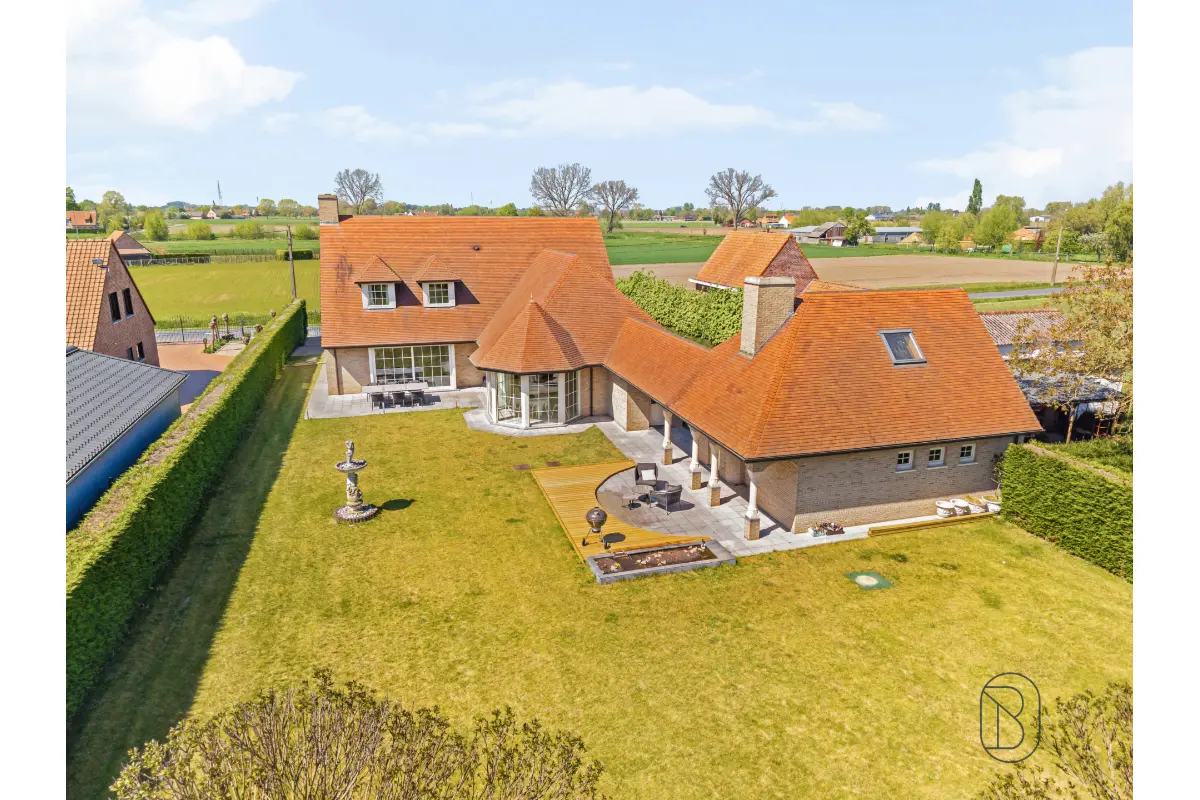 Huis te  koop in Kruishoutem 9770 895000.00€ 6 slaapkamers 450.00m² - Zoekertje 791816