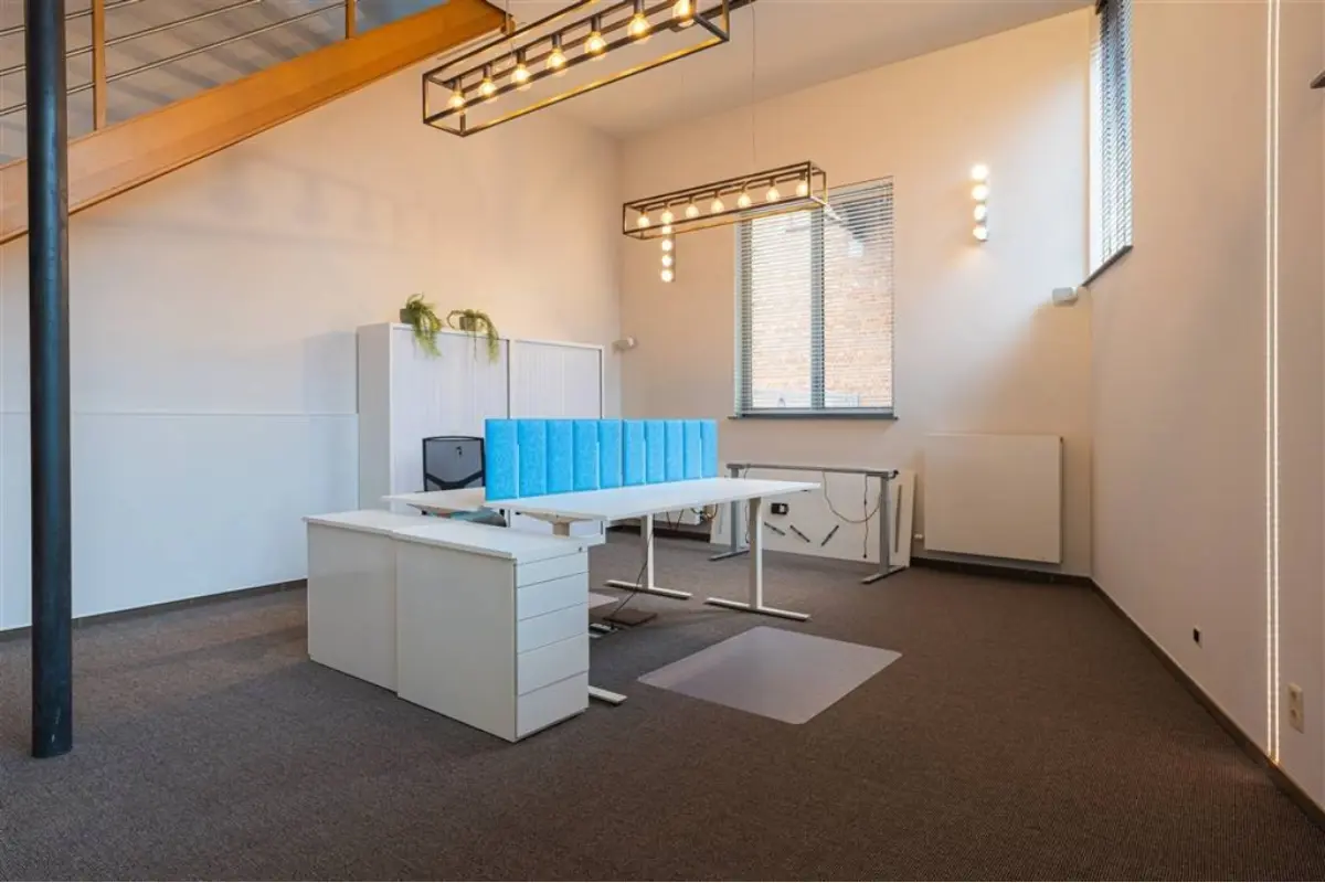 Handelszaak te  koop in Berchem 9690 297000.00€ 1 slaapkamers 147.00m² - Zoekertje 792903