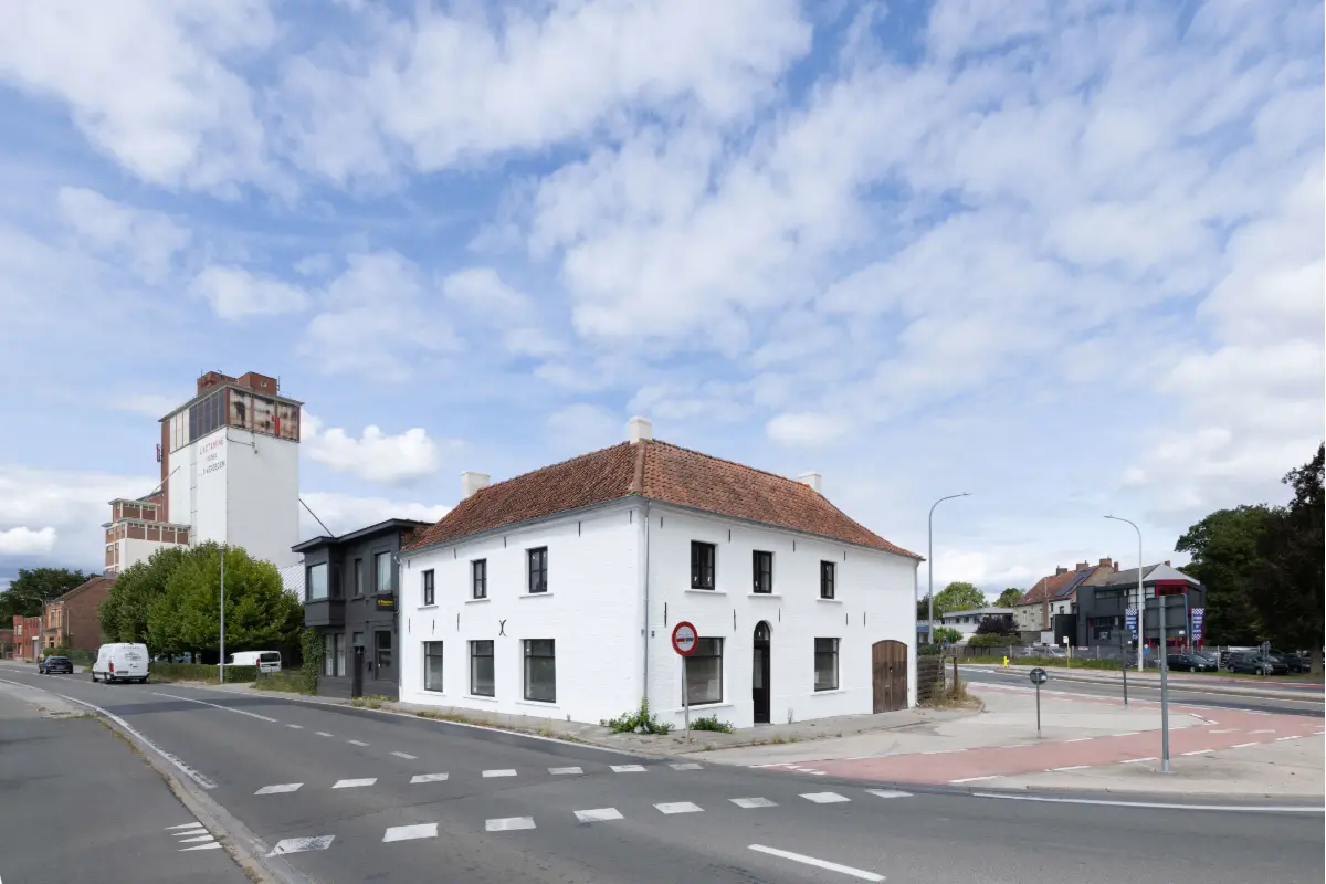 Handelszaak te  koop in Zomergem 9930 400000.00€  slaapkamers 318.00m² - Zoekertje 792877