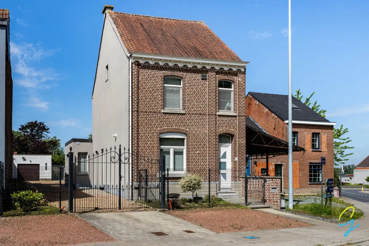 Huis te  koop in Zandbergen 9506 435000.00€ 4 slaapkamers 200.00m² - Zoekertje 793050