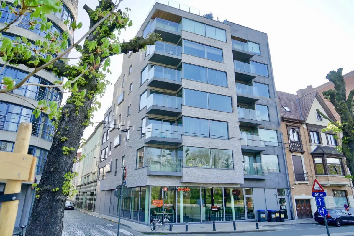 Appartement te  huur in Gent 9000 0.00€ 1 slaapkamers 72.00m² - Zoekertje 793670