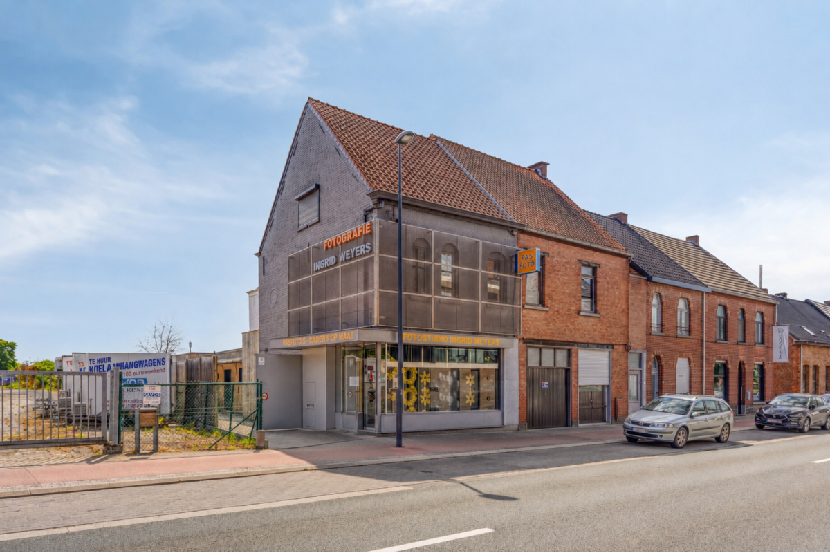 Mixgebouw te  koop in Lede 9340 479000.00€ 3 slaapkamers 257.00m² - Zoekertje 796563