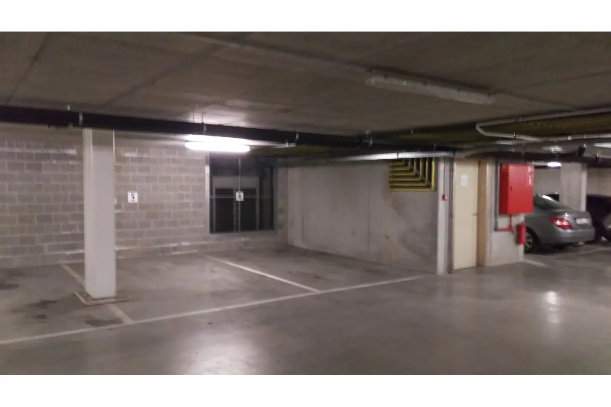 Parking te  huur in Gent 9000 85.00€  slaapkamers m² - Zoekertje 796849