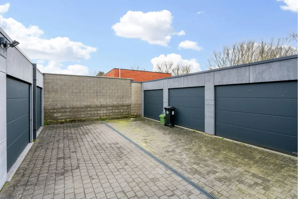 Parking & garage te  koop in Iddergem 9472 25000.00€  slaapkamers m² - Zoekertje 801898