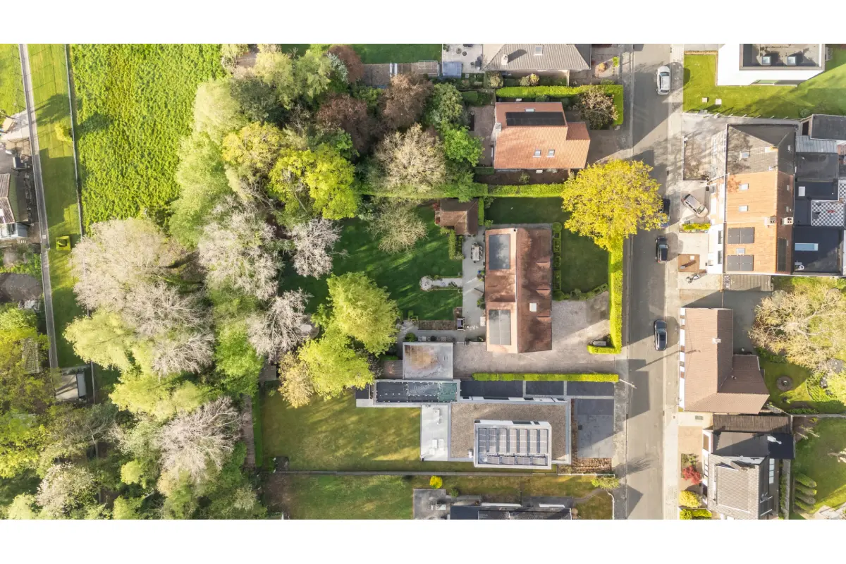 Villa te  koop in Erembodegem 9320 1050000.00€ 4 slaapkamers 360.00m² - Zoekertje 805626