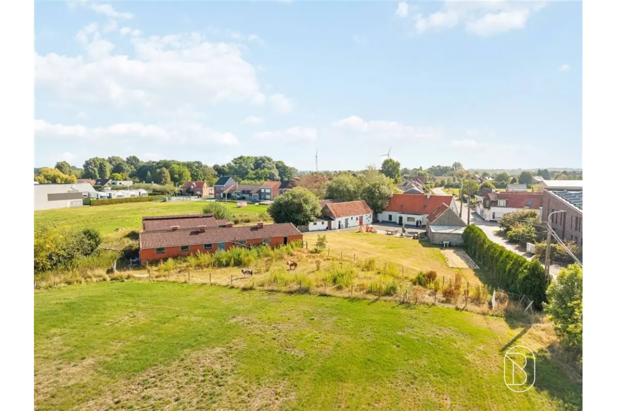 Villa te  koop in Zulte 9870 490000.00€ 2 slaapkamers 180.00m² - Zoekertje 806795