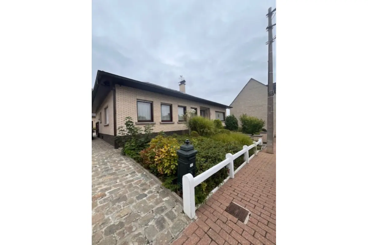 Huis te  huur in Erpe-Mere 9420 1250.00€ 3 slaapkamers 339.00m² - Zoekertje 807859