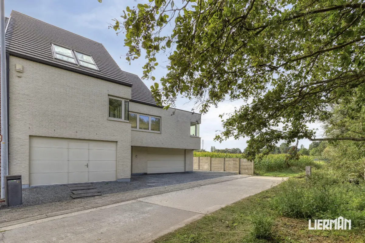 Huis te  koop in Herzele 9550 649000.00€ 4 slaapkamers 324.00m² - Zoekertje 807600