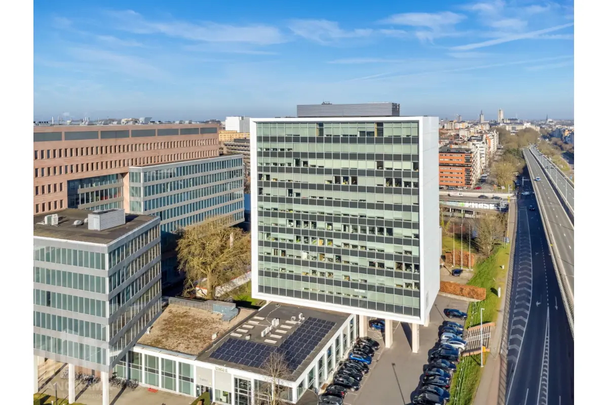 Handelszaak te  huur in Gentbrugge 9050 3908.00€  slaapkamers 335.00m² - Zoekertje 815053